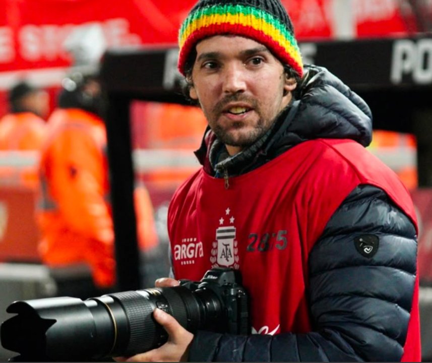 Pablo Grillo volvió a sacar fotos en la cancha de Independiente
