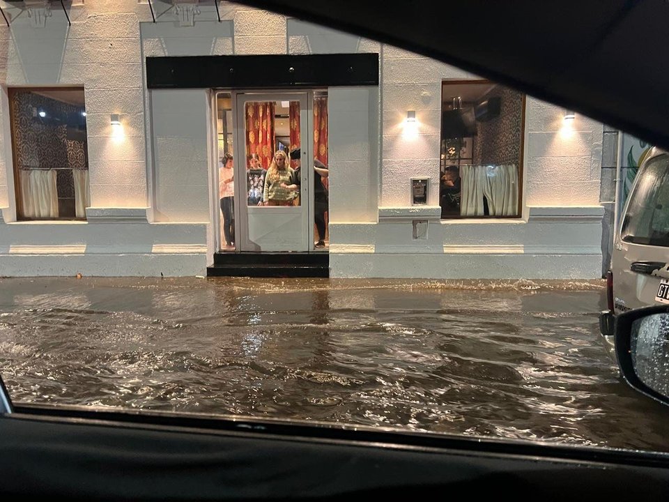 Las intensas lluvias en La Plata dejaron zonas totalmente anegadas