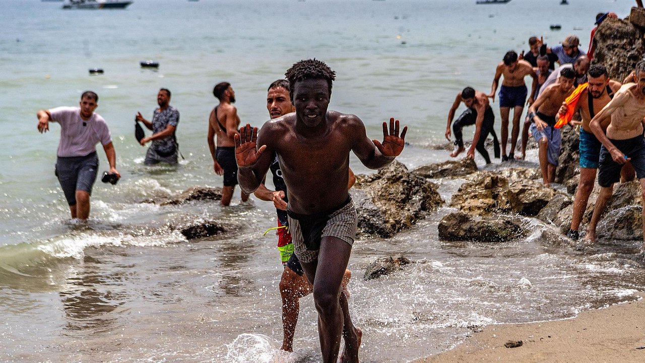 Suman 67 los muertos en Ceuta por la crisis fronteriza con Marruecos
