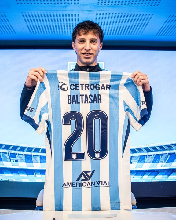 Racing: renovó su contrato hace dos semanas y ahora presiona para irse del club