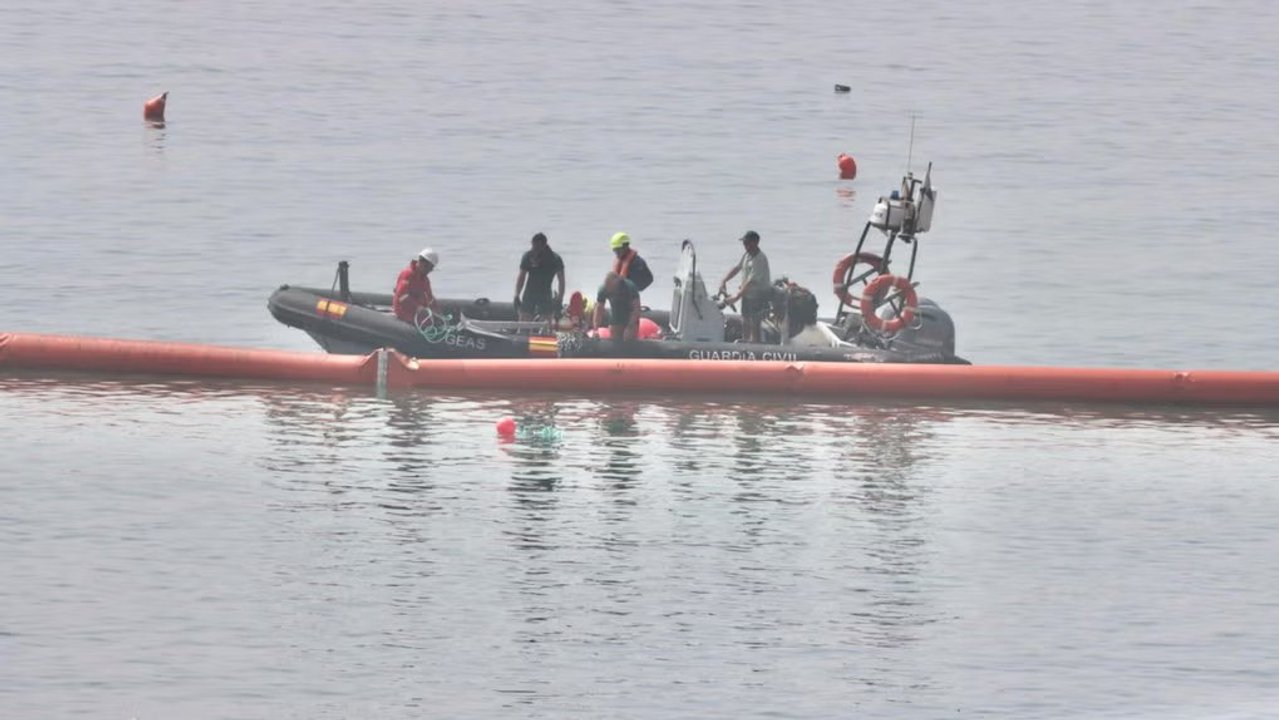 España instala una barrera flotante en Ceuta y la UE convoca una reunión de emergencia por la crisis migratoria