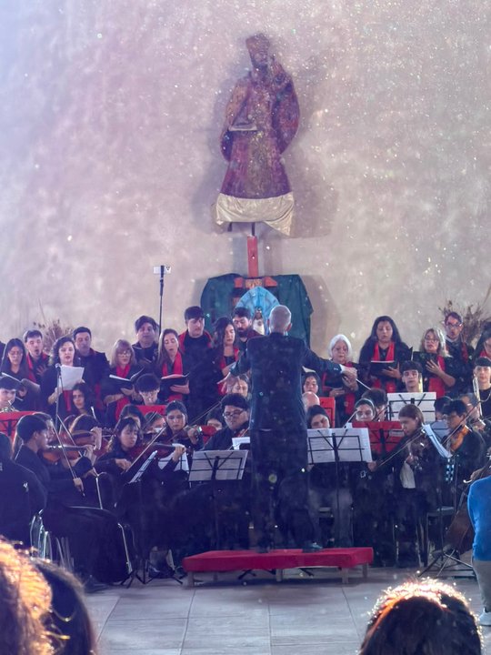 Nelson Castro dirigió un concierto solidario en Canning