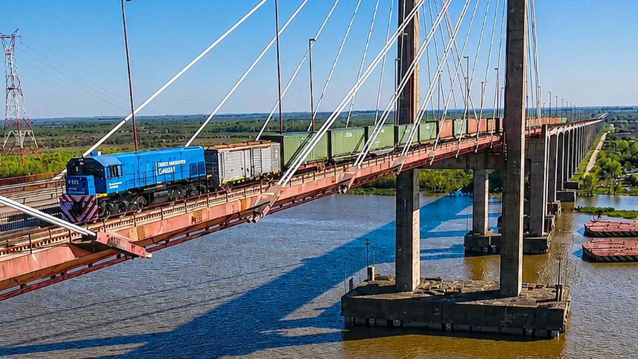 Reactivan un histórico paso ferroviario entre Argentina y Brasil: avanzan las obras para que puedan volver a cruzar trenes tras casi una década