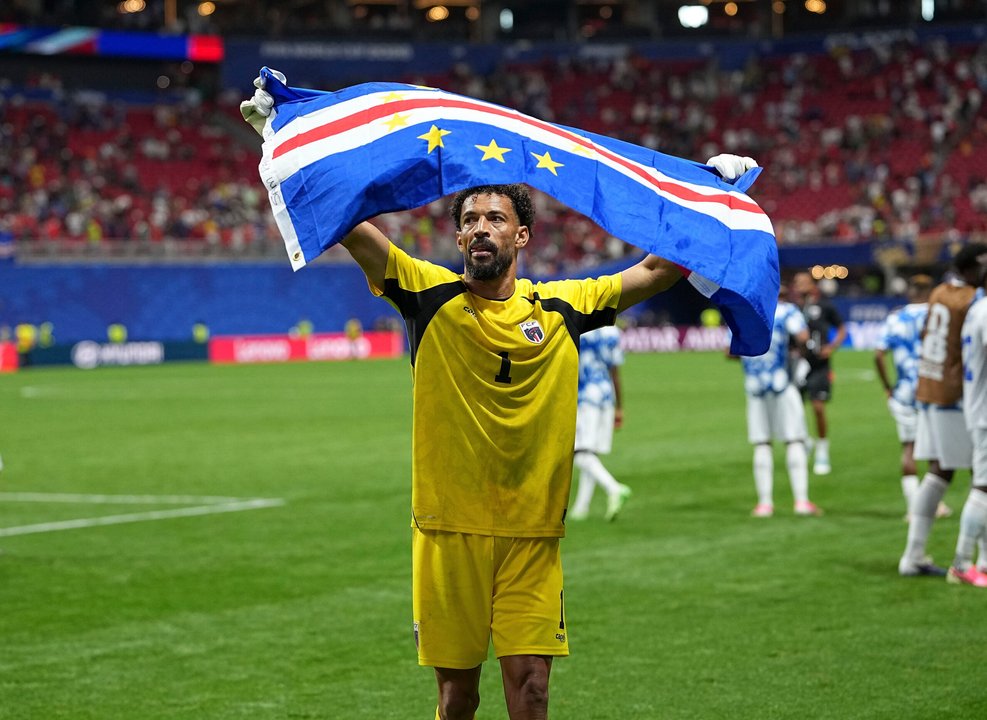 Vozinha llegó a Chile para incorporarse al Colo-Colo y fue recibido por una multitud