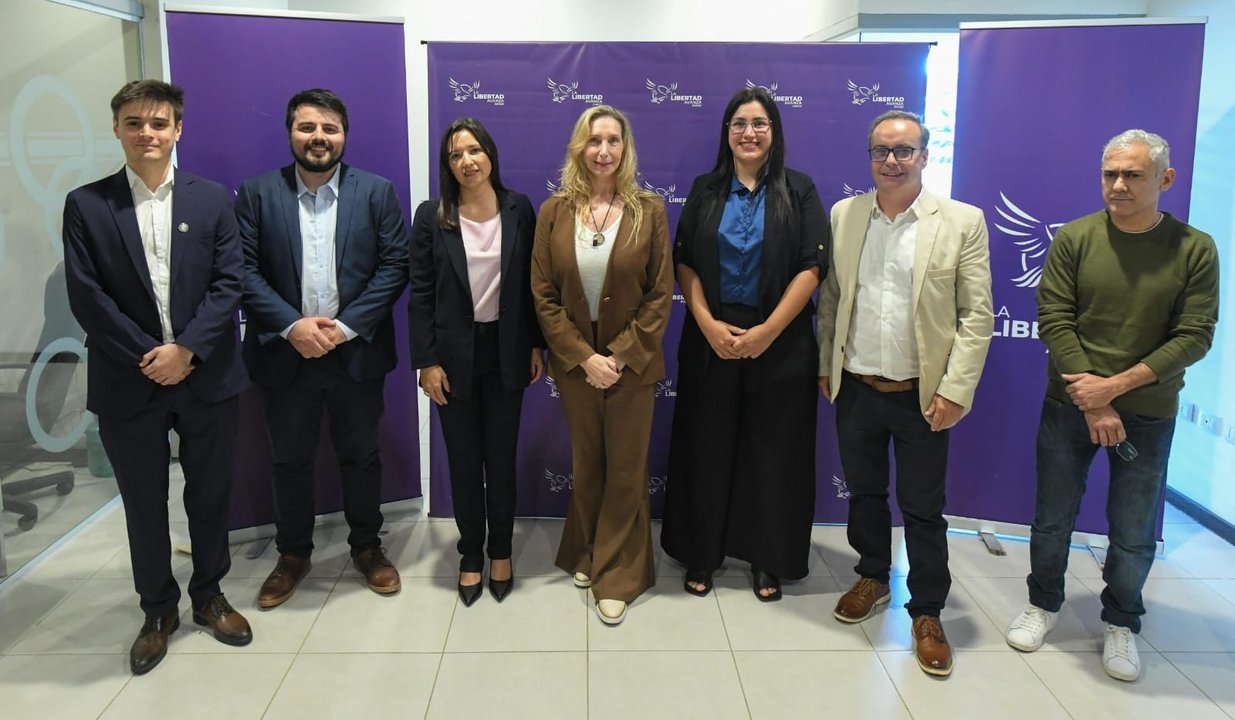 Karina Milei y dirigentes de LLA en reunión de trabajo en Chaco