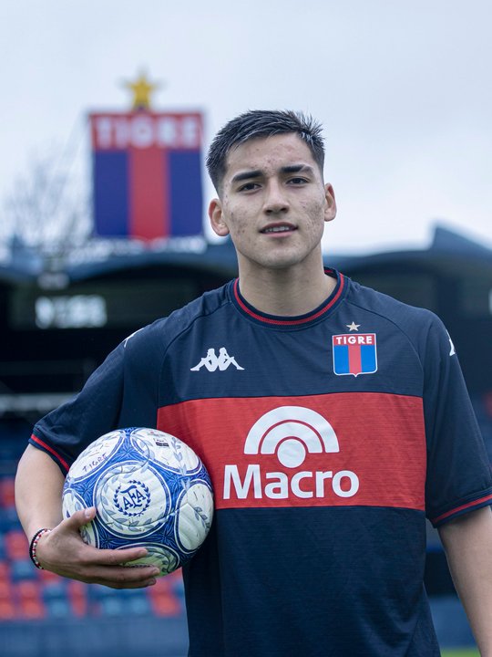 Tigre presentó como nuevo jugador a uno de los apartados de River