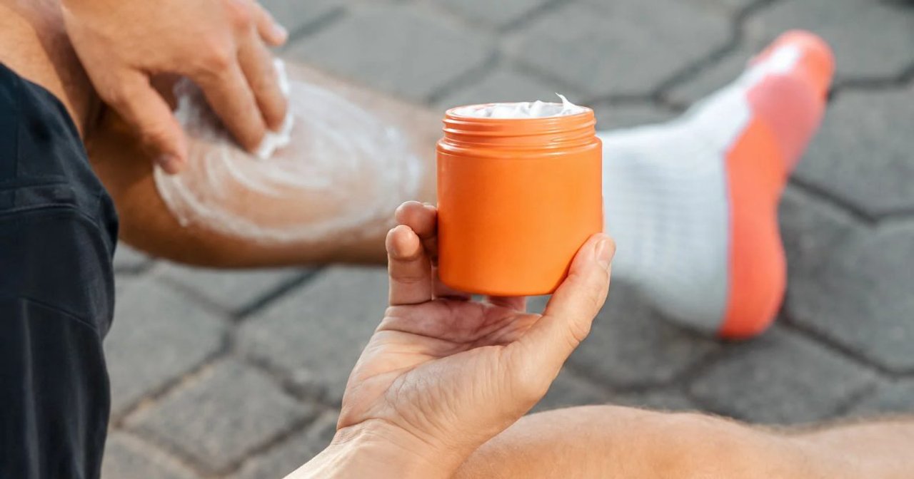 La ANMAT prohibió lotes de una reconocida marca de crema antiinflamatoria por un robo