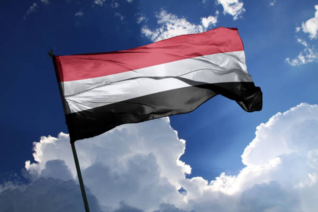 Yemen: ataques hutíes con drones matan al menos a 35 soldados del Gobierno
