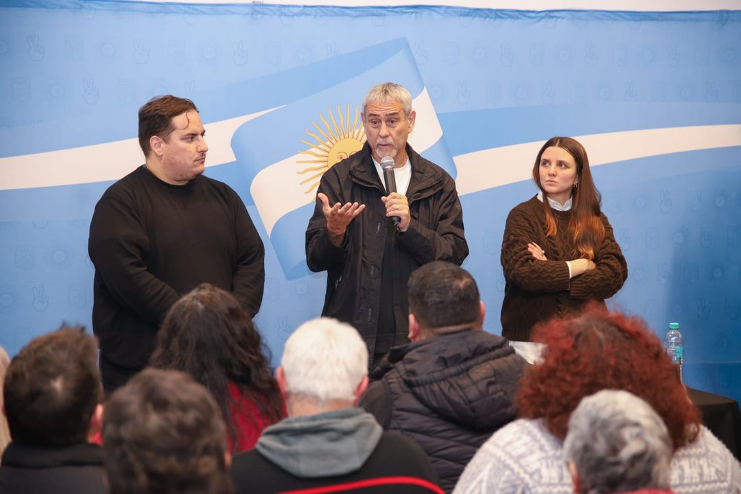 Ferraresi recorrió San Miguel y planteó construir “mayorías desde abajo” en la provincia