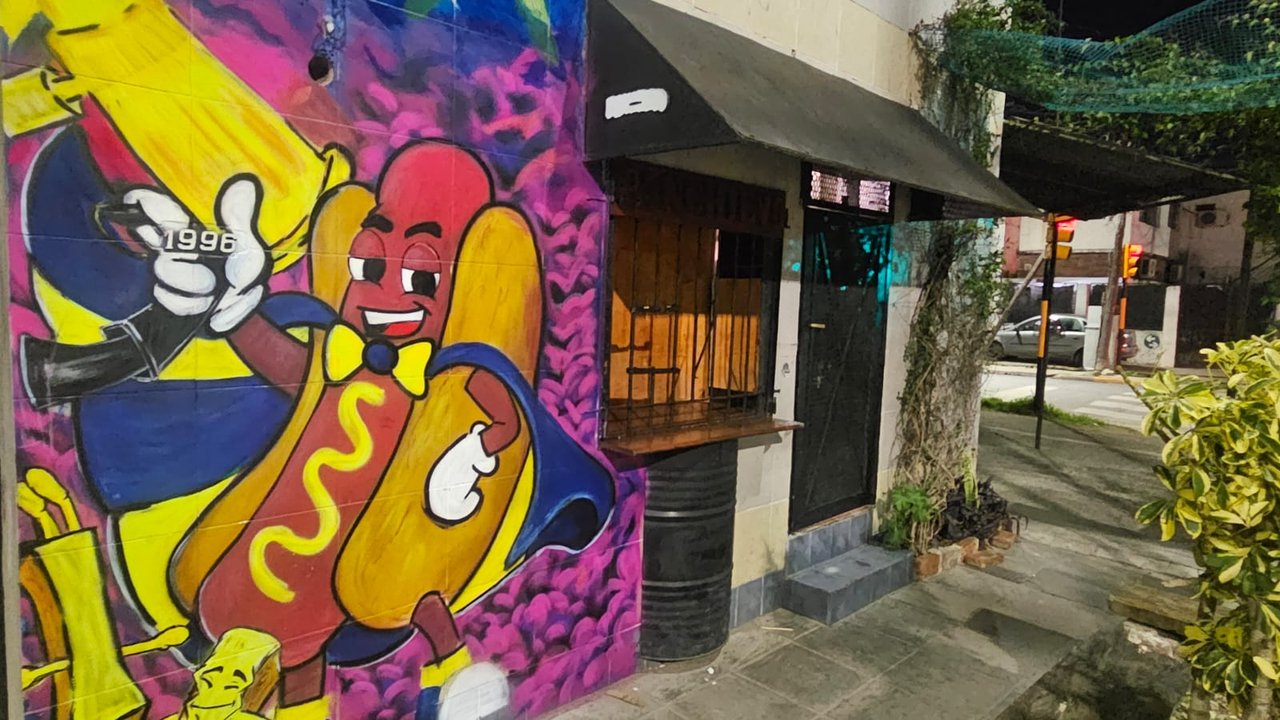 Diversión y retos virales en Dock Sud: el lugar donde los chicos bailan por un pancho