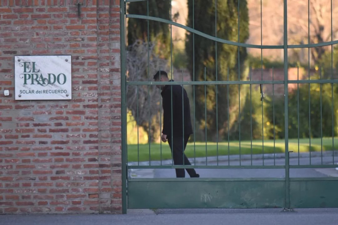 Lionel Messi se queda en Rosario tras la muerte de su padre