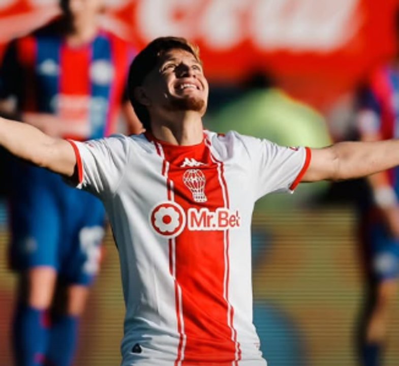 El Colo Gil: un invicto en clásicos que asombra en el fútbol argentino