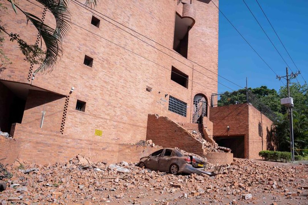 Cantantes y celebridades envían mensajes a Colombia tras el terremoto