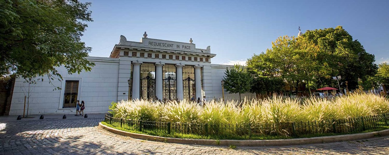 Vista del Cementerio de la Recoleta, donde planean instalar un café