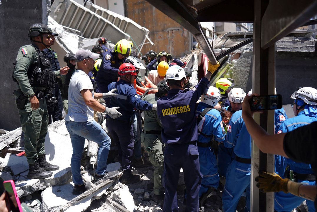Edificios derrumbados en Cali tras el terremoto