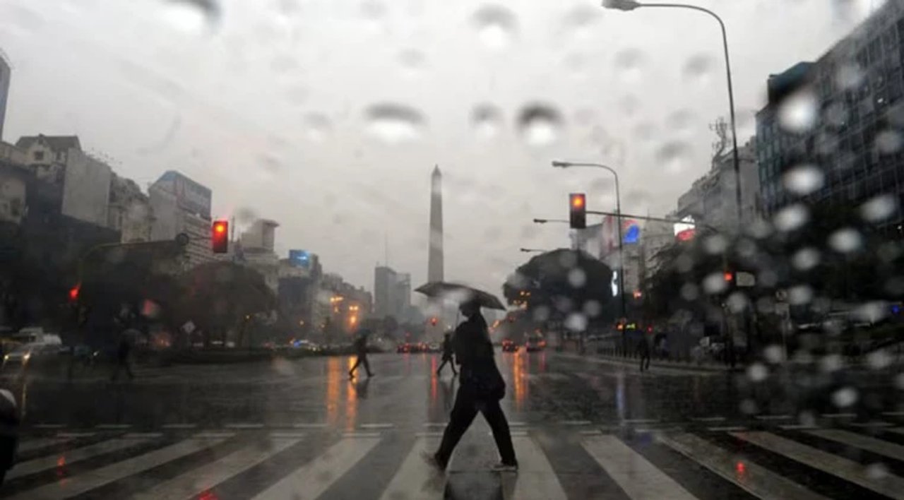 Cielo nublado sobre la Ciudad de Buenos Aires y el AMBA