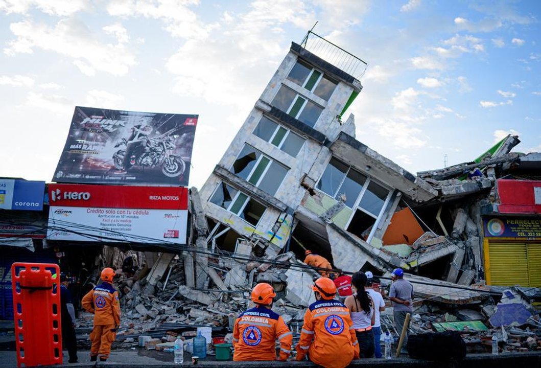 Tareas de rescate tras el terremoto en Colombia