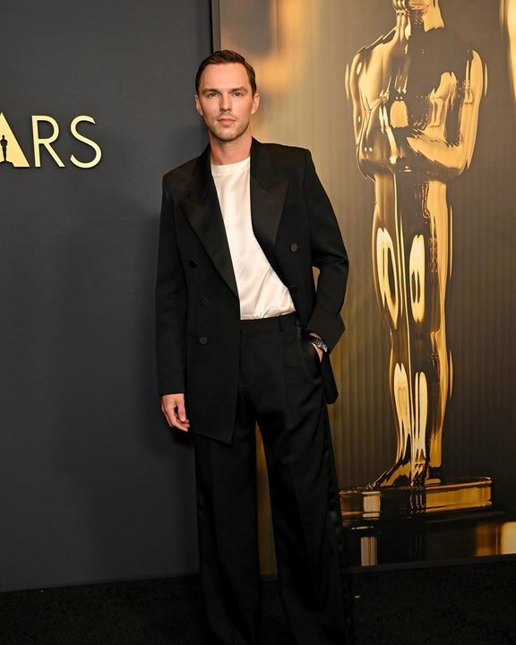 Nicholas Hoult interpretará a Gilderoy Lockhart en la serie de Harry Potter