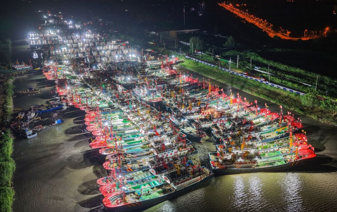 Operativo de emergencia en el puerto de Rotterdam tras una explosión