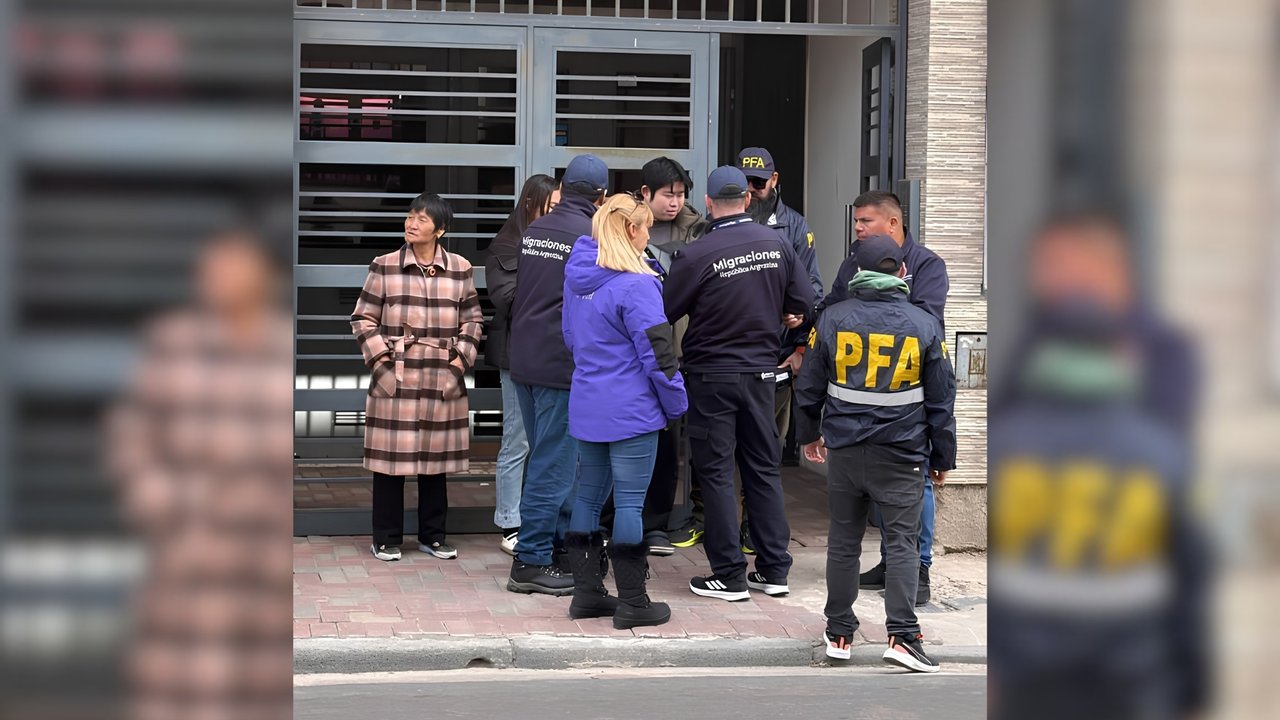 Operativo de Migraciones y Policía Federal en Rosario