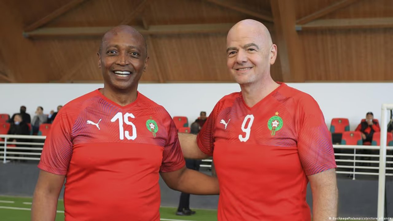 Patrice Motsepe respalda a Infantino y defiende elecciones para la FIFA en 2027