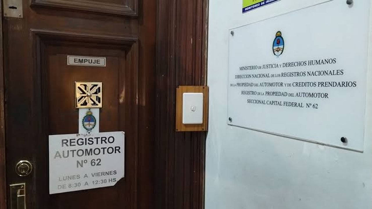 Crece la polémica por los aranceles para la inscripción de autos