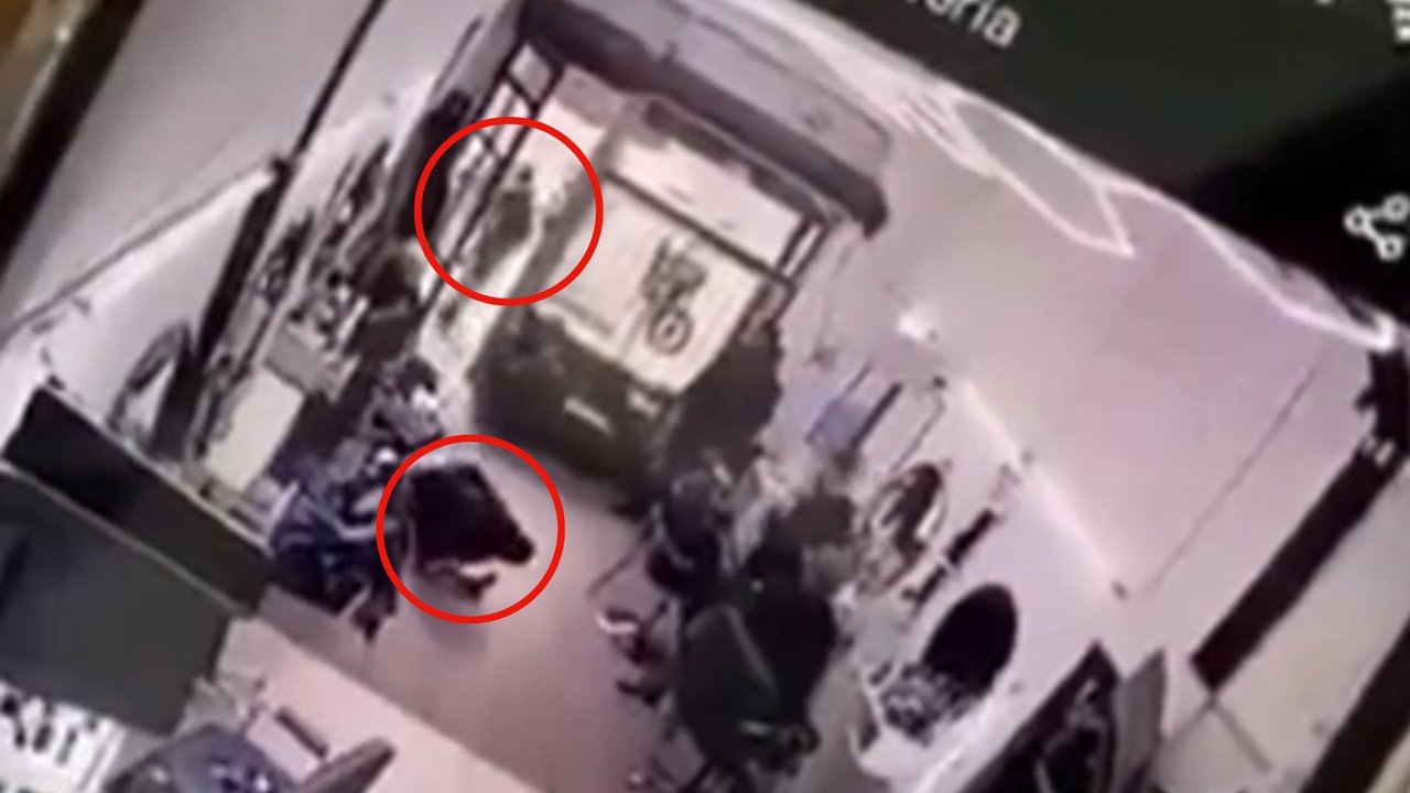 Patrullero policial en un operativo en Dock Sud