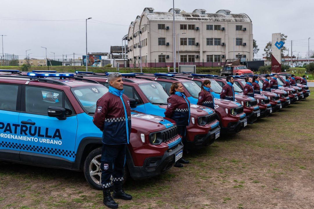 Nuevas camionetas blindadas de la Patrulla de Ordenamiento Urbano de Lanús