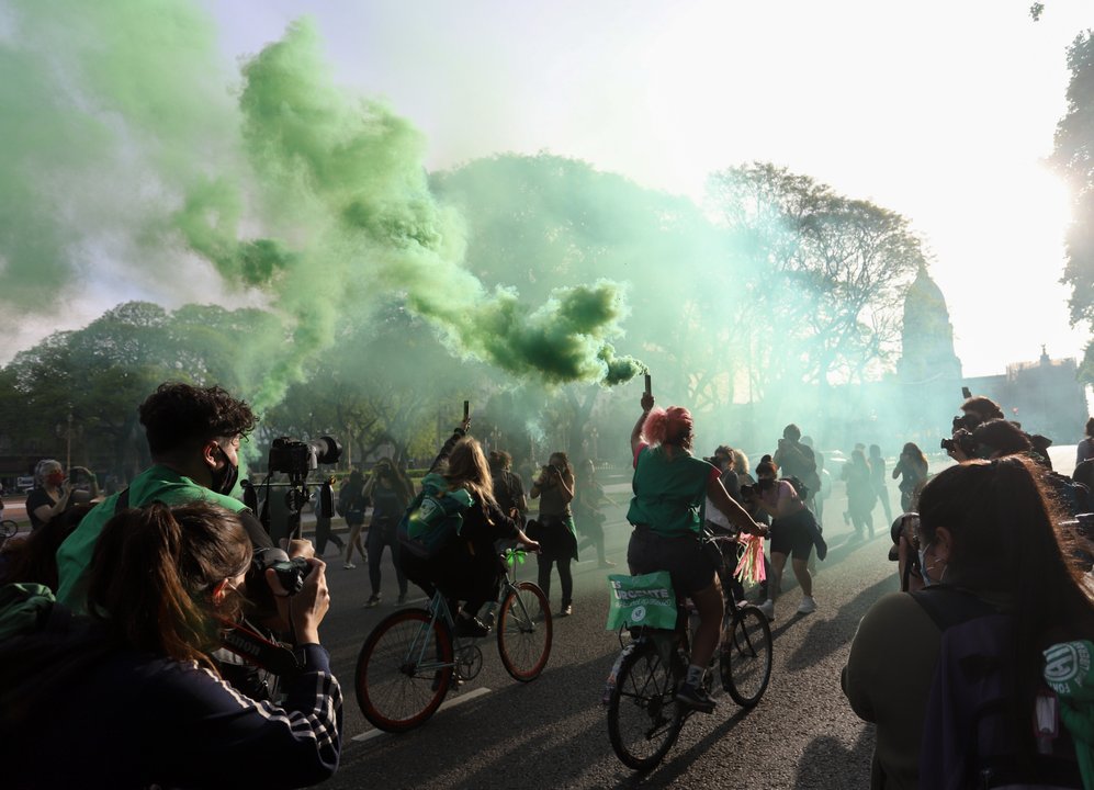 “Entrega de escarpines” y “tortura psicológica”: ordenaron el cese de la obstrucción de aborto en San Isidro