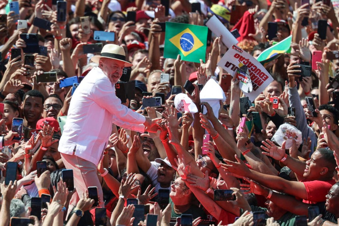 Lula impulsa aprobación de proyecto sobre reducción de jornada laboral antes de elecciones en Brasil
