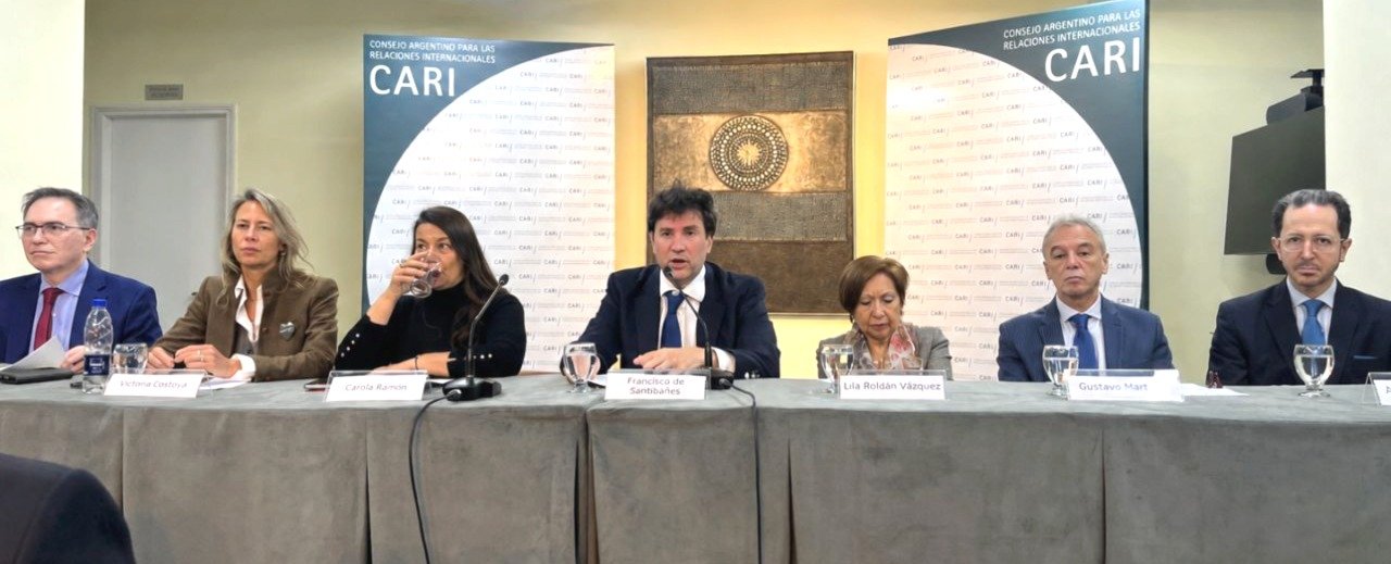 Francisco de Santibañes durante un acto del CARI
