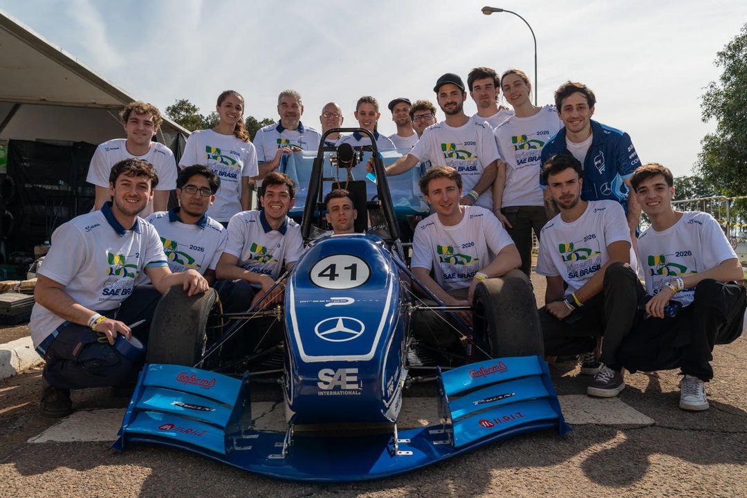 Auto de carrera Suipacha 901 diseñado por estudiantes de la UBA