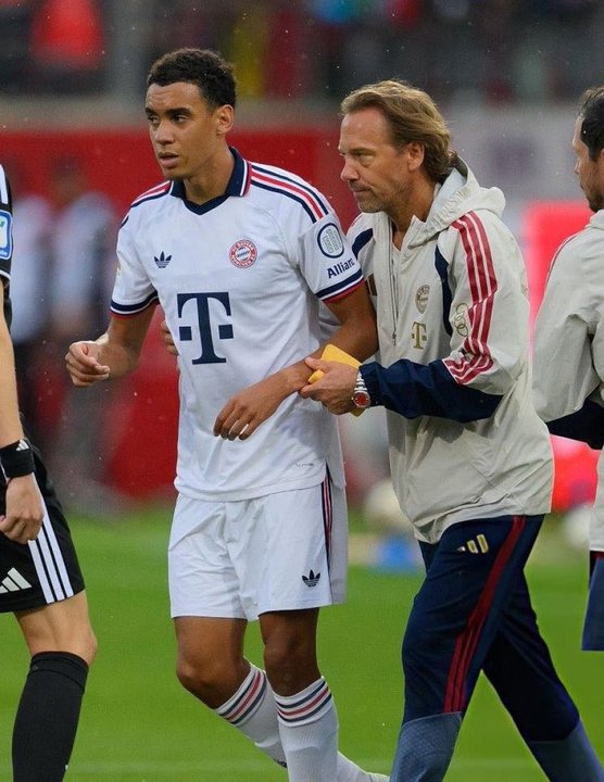Jamal Musiala atendido tras desvanecerse en un amistoso del Bayern Múnich