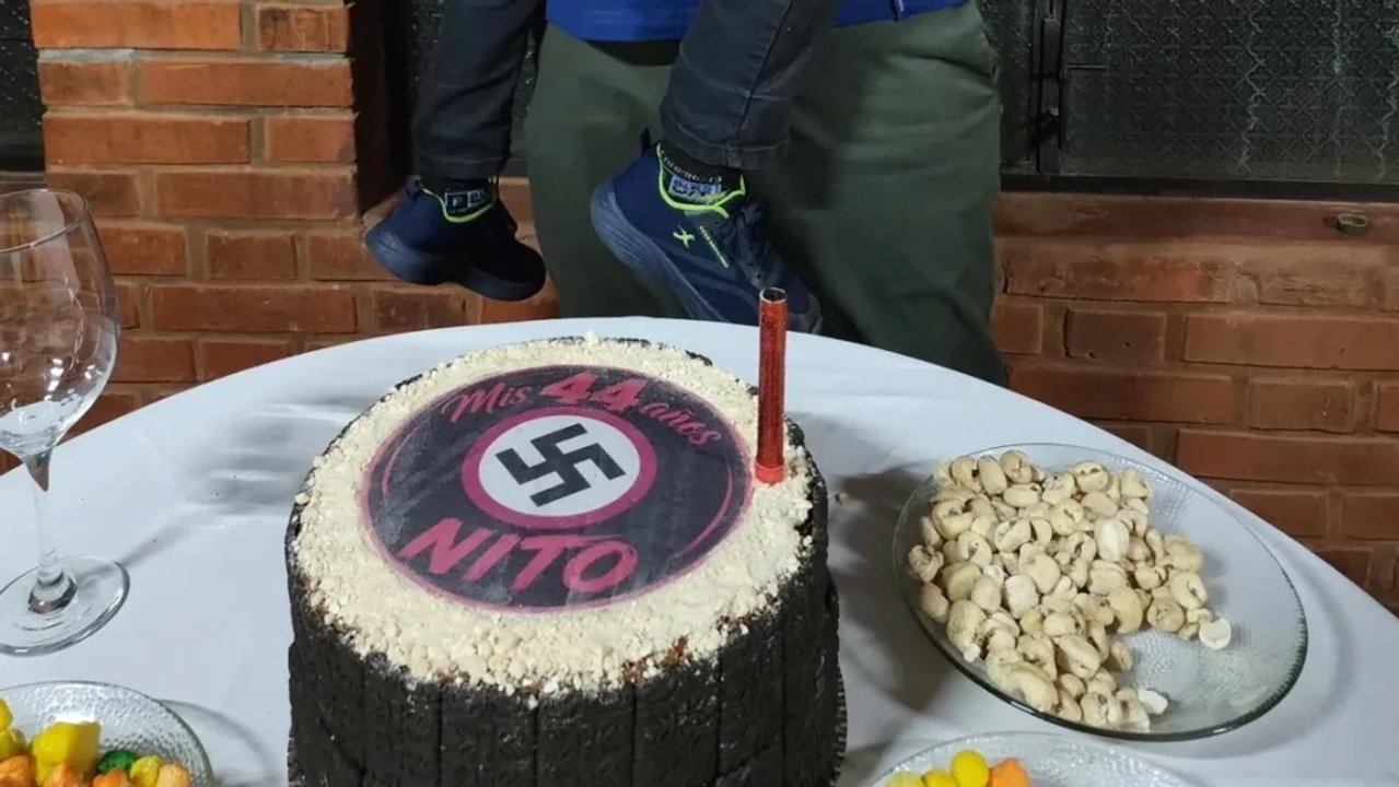 Torta de cumpleaños intervenida en una investigación por uso de símbolos nazis en Misiones