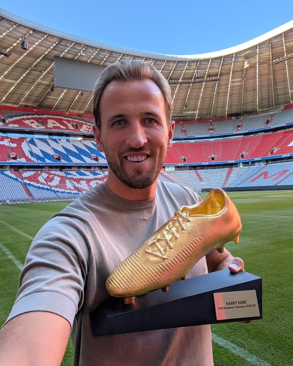 Harry Kane celebra un gol con la camiseta del Bayern Múnich