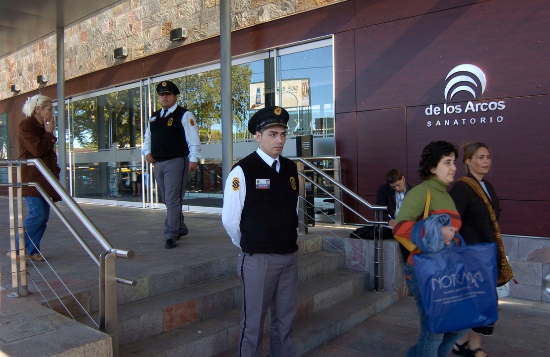 Allanamientos en Swiss Medical y Sanatorio Los Arcos por el Caso Maradona