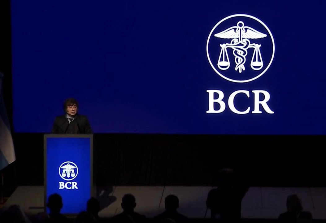 Javier Milei durante su discurso en la Bolsa de Comercio de Rosario