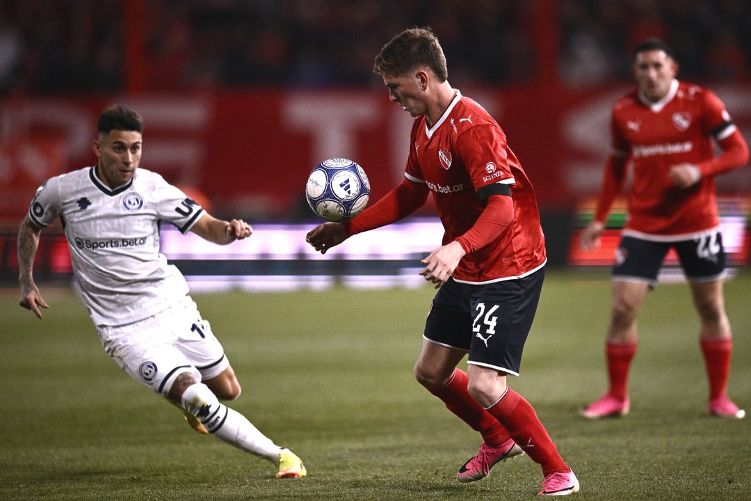 Independiente, con nuevo técnico, empató 0-0 con Independiente Rivadavia y sumó un nuevo punto en el Torneo Clausura