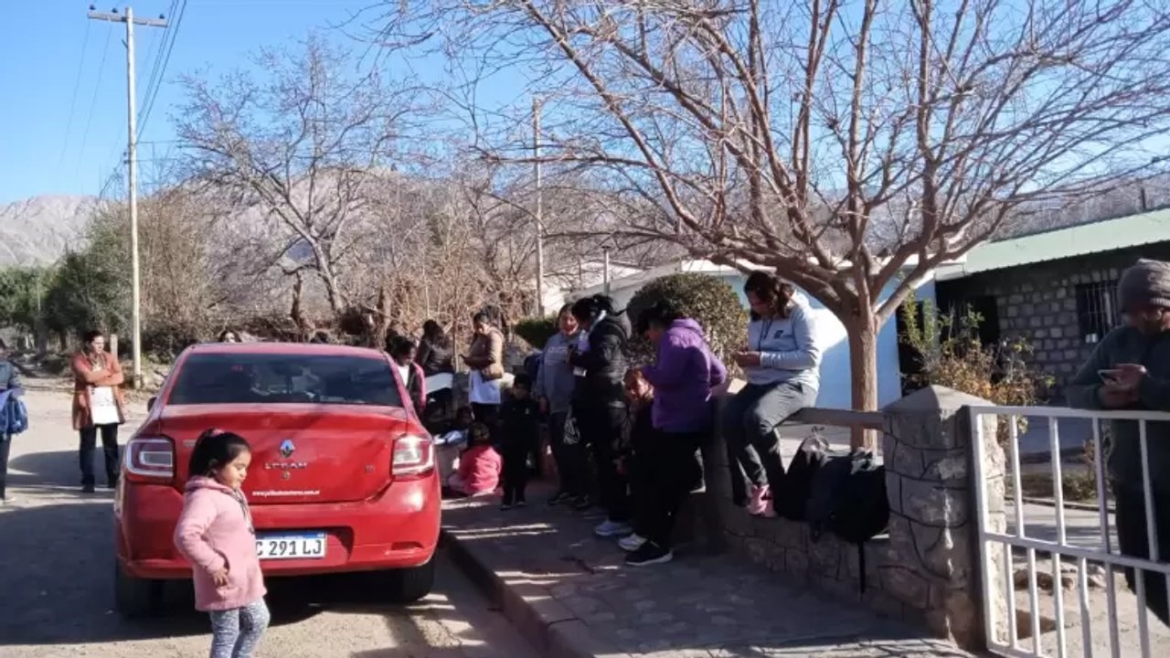 Escuela tomada en Catamarca: exigen cuentas por fondos del comedor bajo Jalil