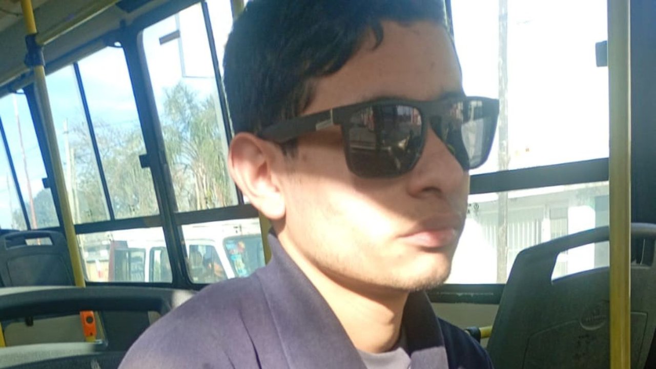 Robó un colectivo, levantó pasajeros y fue detenido: el insólito argumento para “defenderse”