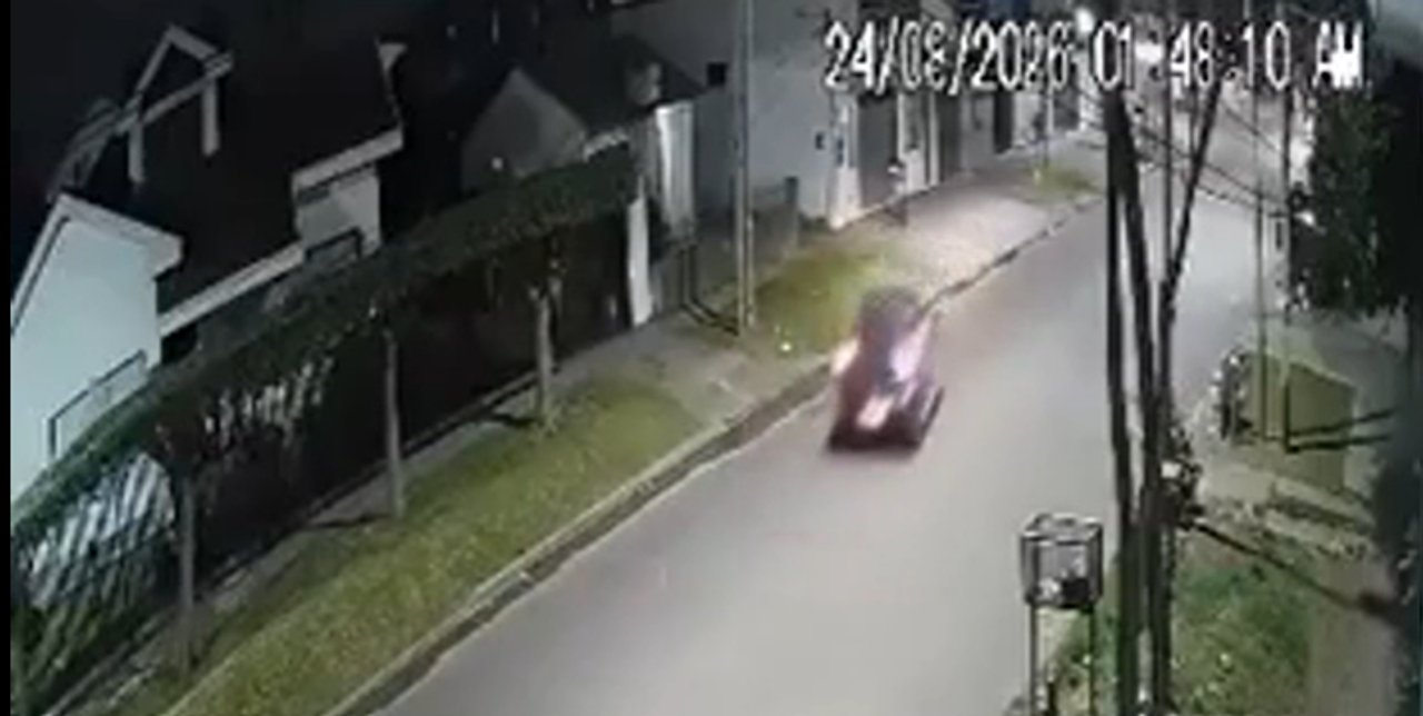 Brutal choque en Quilmes: una mujer murió tras despistarse a alta velocidad y chocar contra un comercio