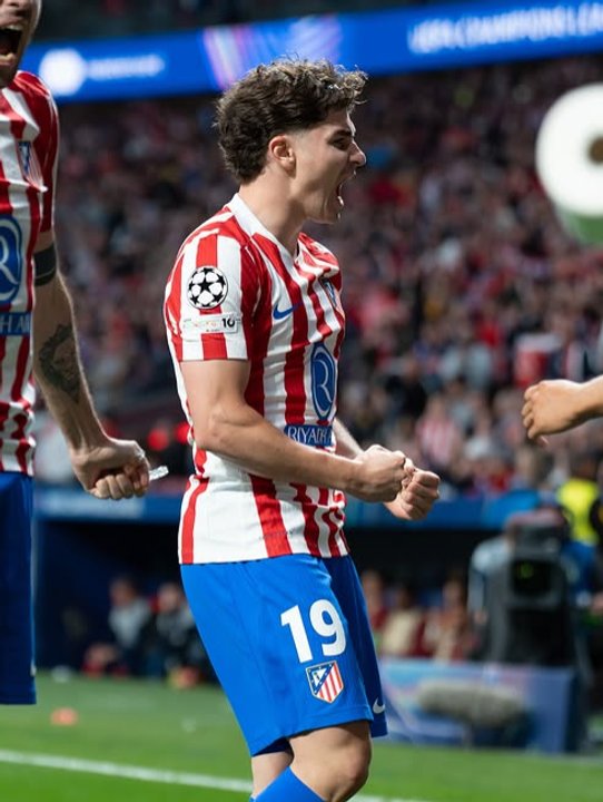 El Barcelona tomó una decisión tajante en la novela Julián Álvarez