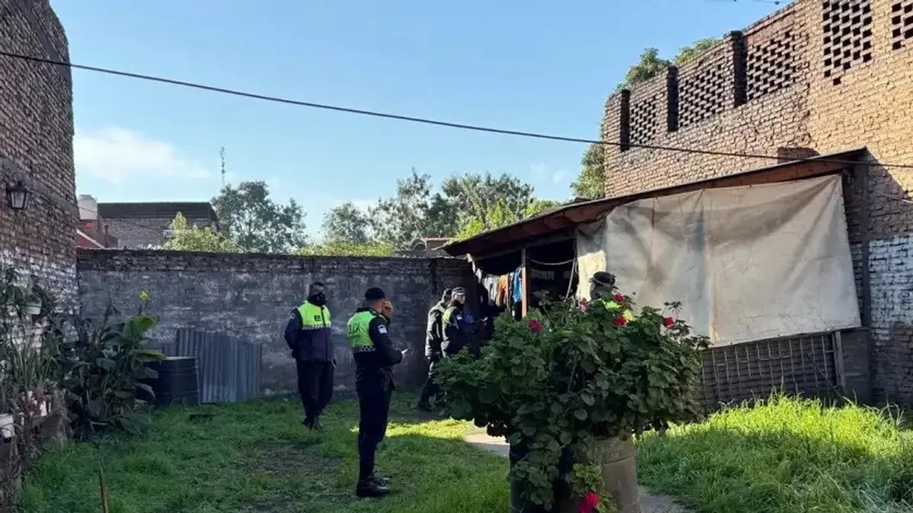 Horror en Tucumán: cumplía prisión domiciliaria, mató a su hijo de ocho años y luego se suicidó