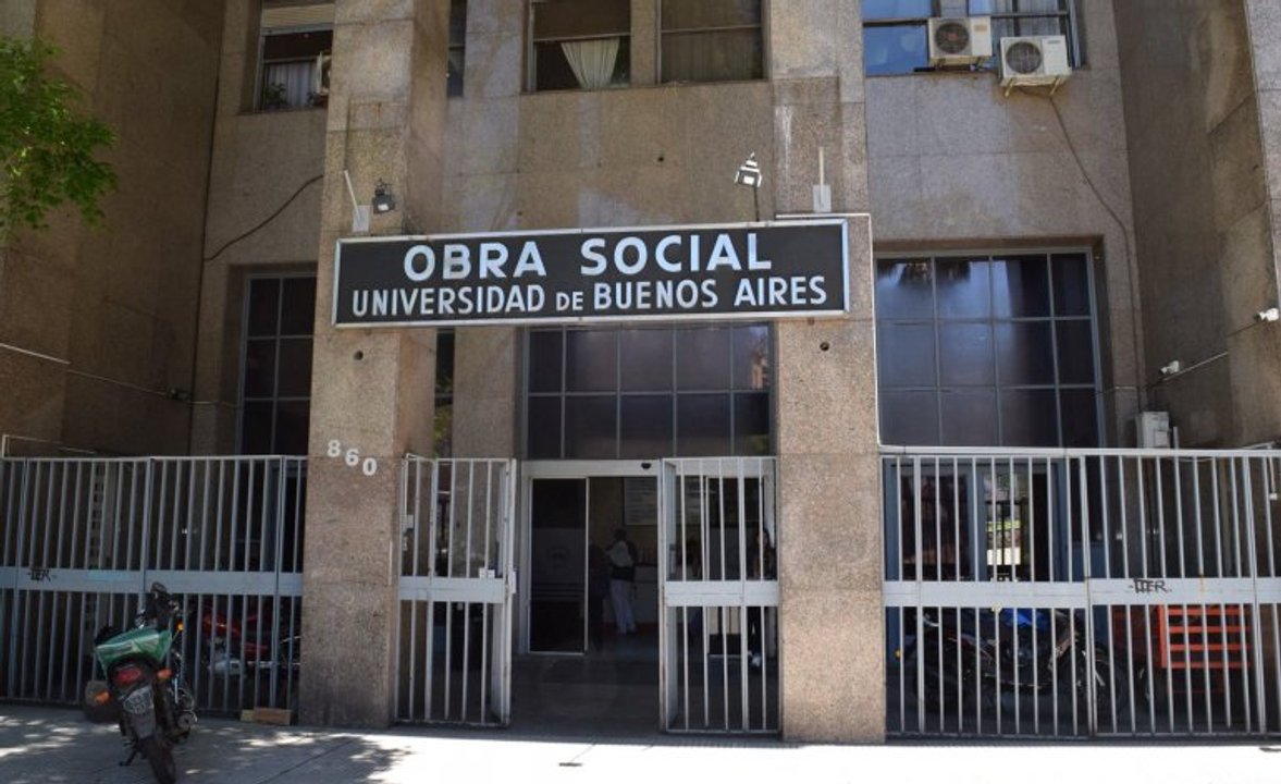 Tragedia en Recoleta: joven fallece tras caer del tercer piso de la UBA