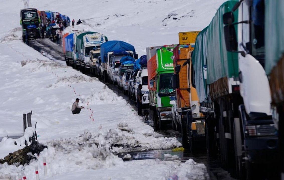 Nevadas y lluvias dejan más de 121.000 familias afectadas en Bolivia