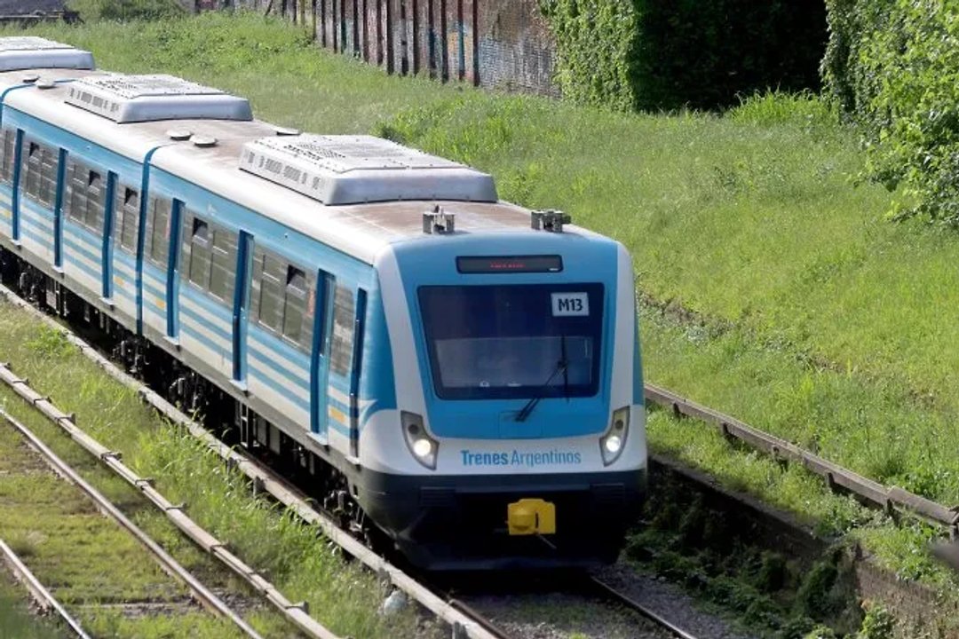 Caos en el tren Sarmiento: demoras, barreras bajas y una mujer herida