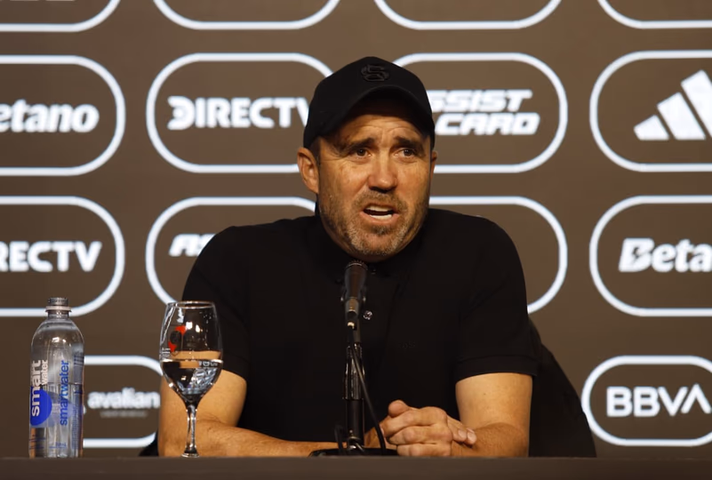 Eduardo Coudet dejó de ser el director técnico de River: lo reemplazará Ponzio de manera interina
