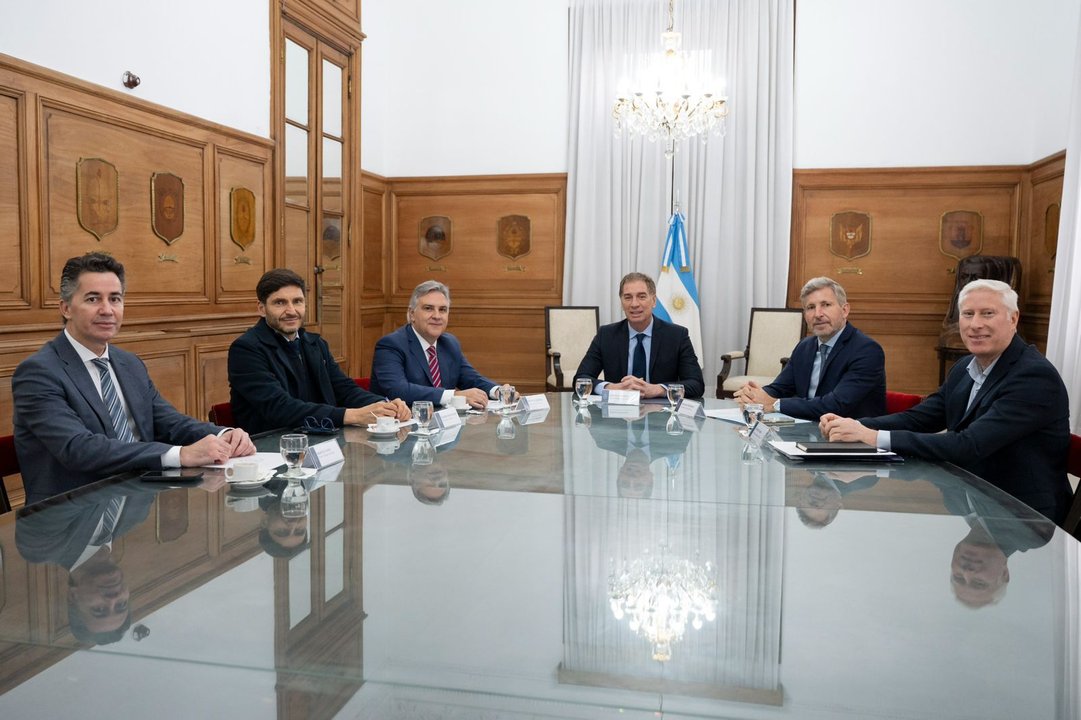 Santilli recibió a gobernadores de la zona Centro: infraestructura vial y energética como temas principales