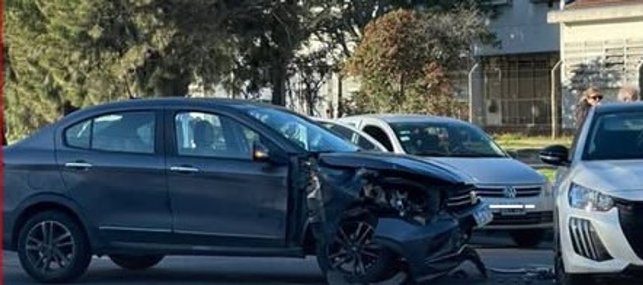 Choque en cadena con tres autos involucrados en el puerto de Mar del Plata