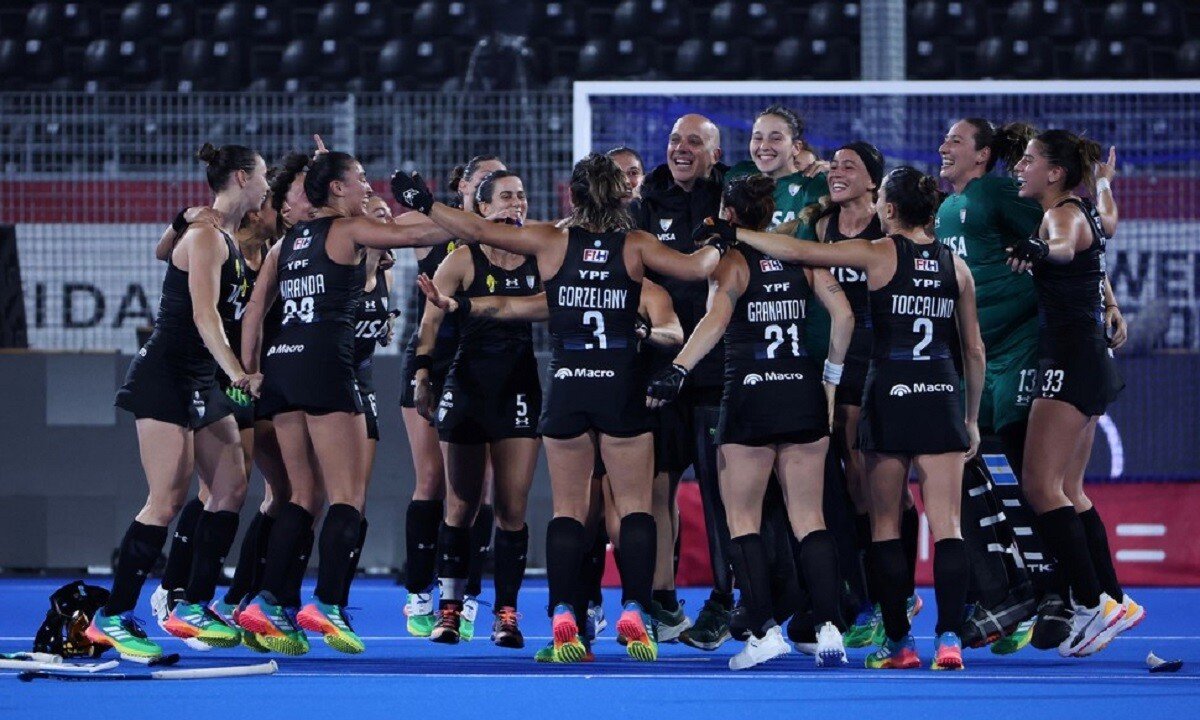 Las Leonas frente a Países Bajos en la final del Mundial de hockey